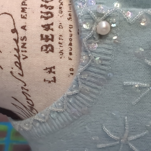 Mark1 1950s lined cardigan sweater in pale blue with hand beaded detail. - Picture 4 of 13